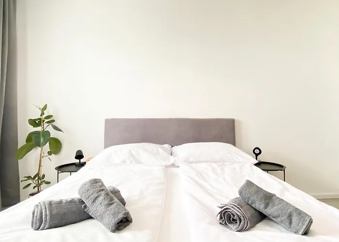 Concordia - Private Parking And Balcony Apartment *